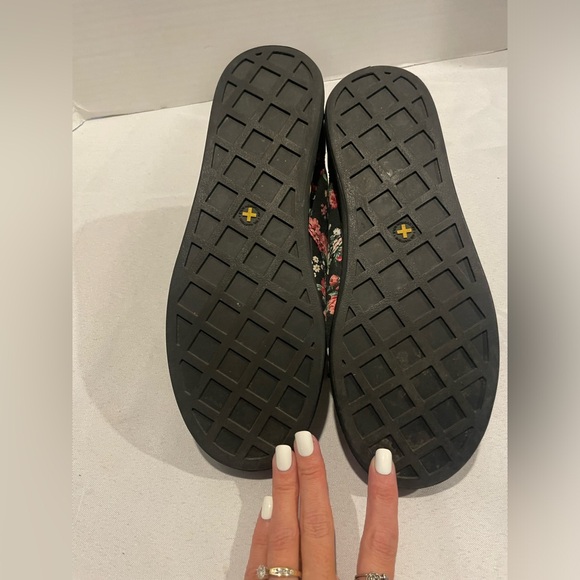 DR. MARTENS Hackney Floral Black Lace Up High Top Sneaker Women’s Size 8 - Picture 5 of 5